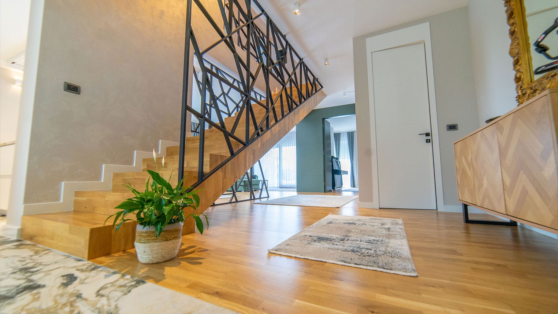 Dizajni modern i interierit të Qershisë së Verdhë 285 m² — pamja e parë